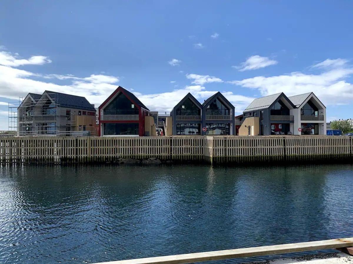 Stor Moderne Leilighet I Henningsvaer, 70 Kvm Exterior foto